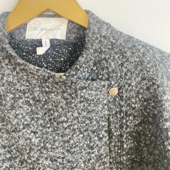 BCBGeneration Gray Asymmetrical Zipper Sweater - Picture 2 of 11